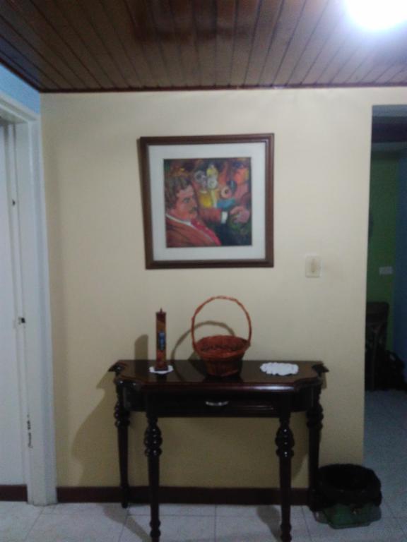 Como En Casa! Restaurante Y Hostal Bogota Ngoại thất bức ảnh
