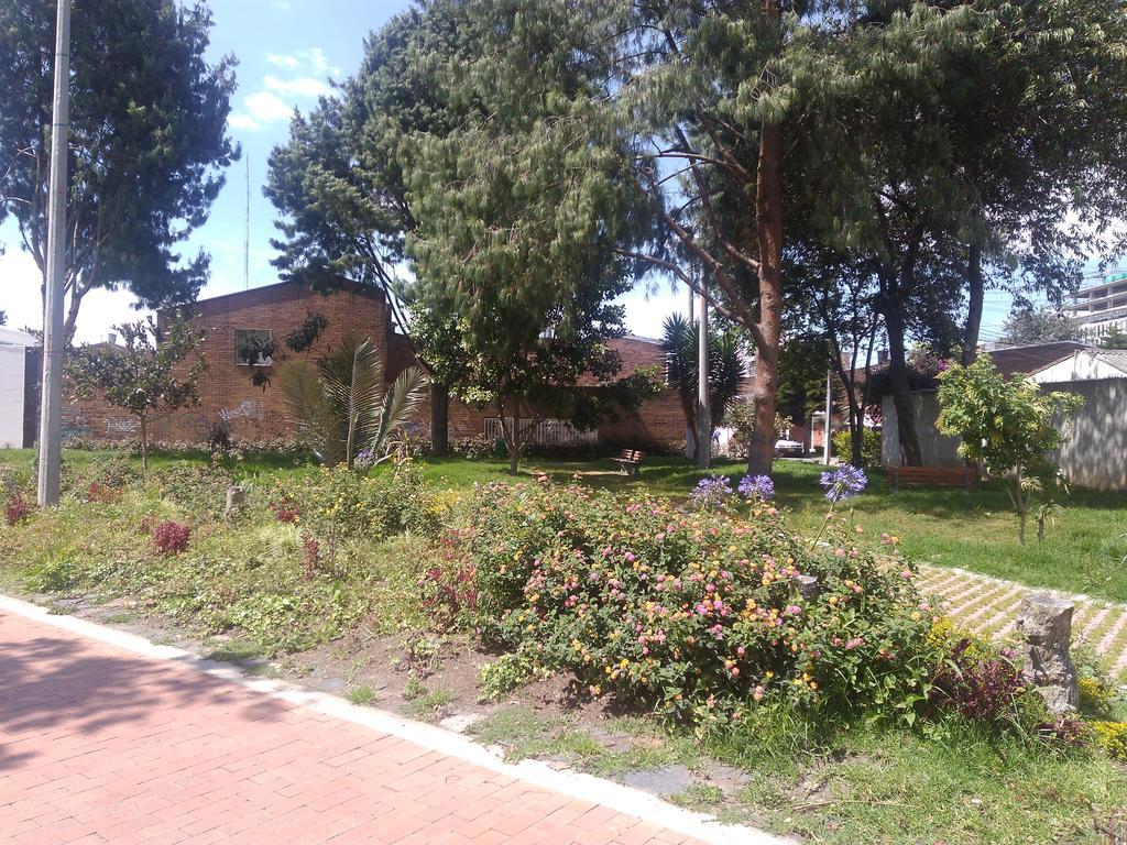 Como En Casa! Restaurante Y Hostal Bogota Ngoại thất bức ảnh