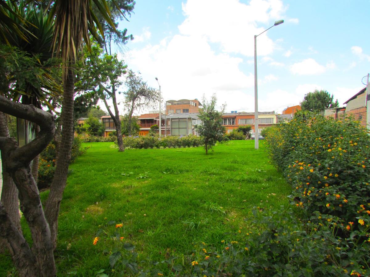 Como En Casa! Restaurante Y Hostal Bogota Ngoại thất bức ảnh