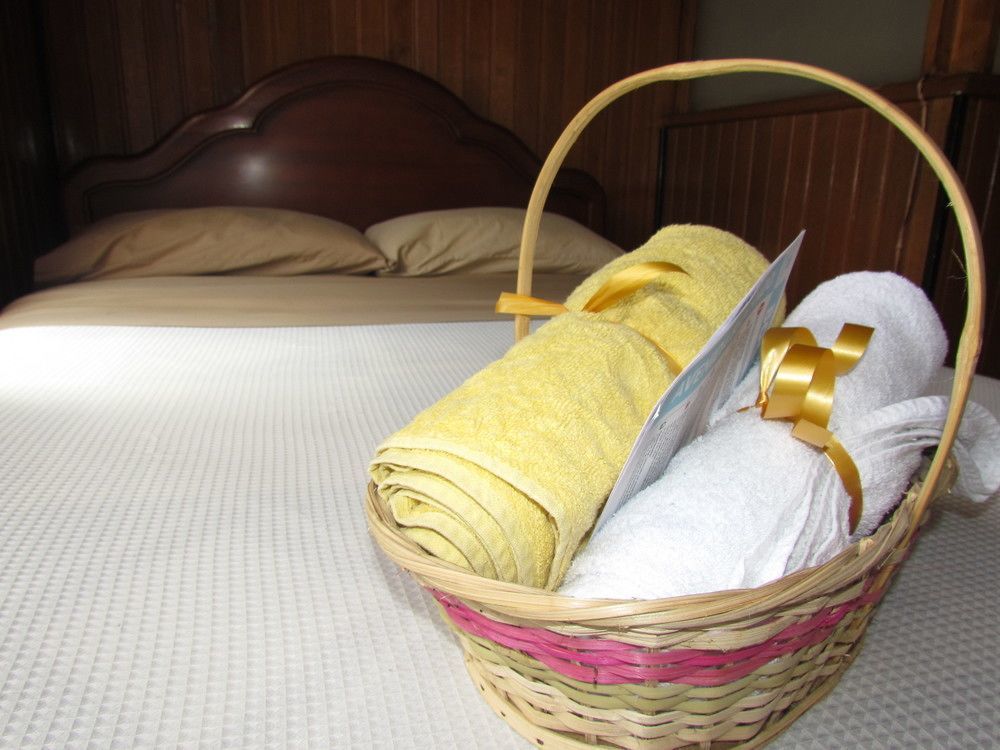 Como En Casa! Restaurante Y Hostal Bogota Ngoại thất bức ảnh