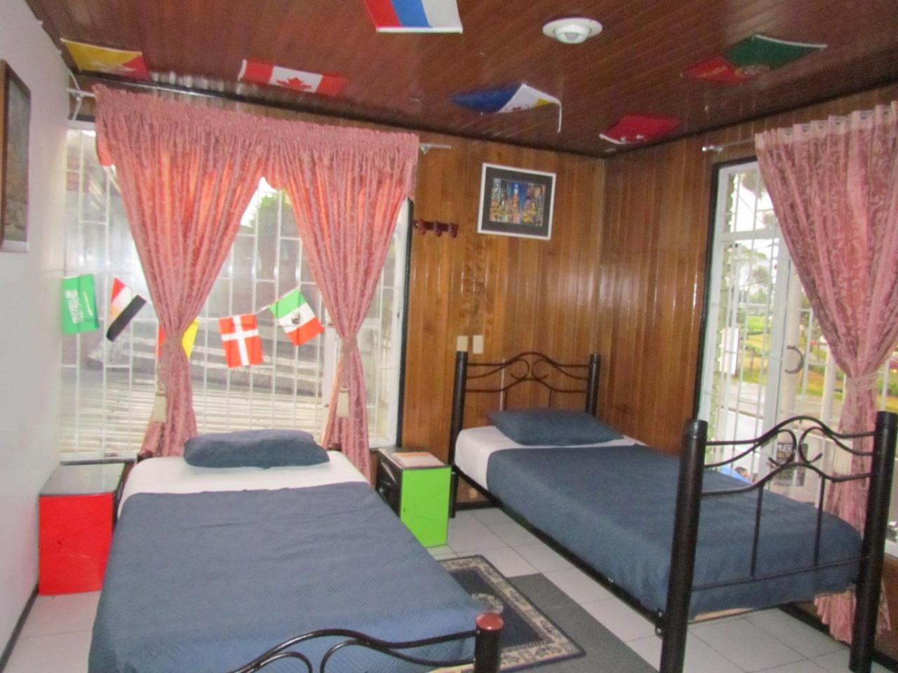 Como En Casa! Restaurante Y Hostal Bogota Ngoại thất bức ảnh