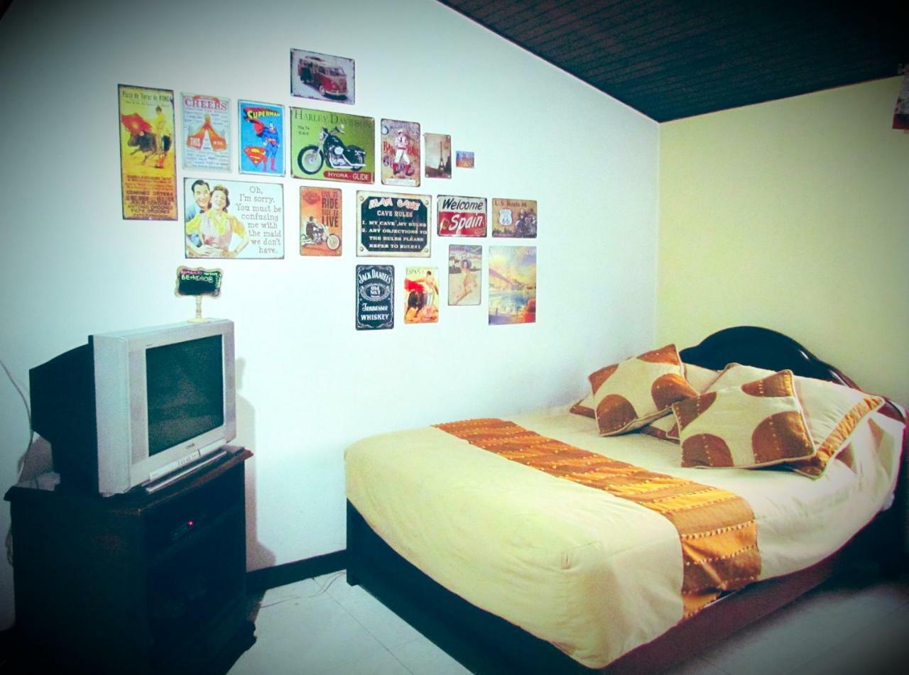 Como En Casa! Restaurante Y Hostal Bogota Ngoại thất bức ảnh